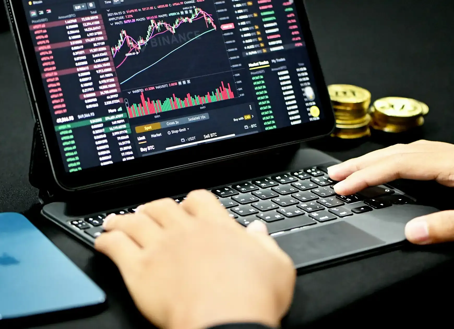 handsome-latin-freelance-broker-trading-through-laptop-desk-while-working-from-home 1.webp